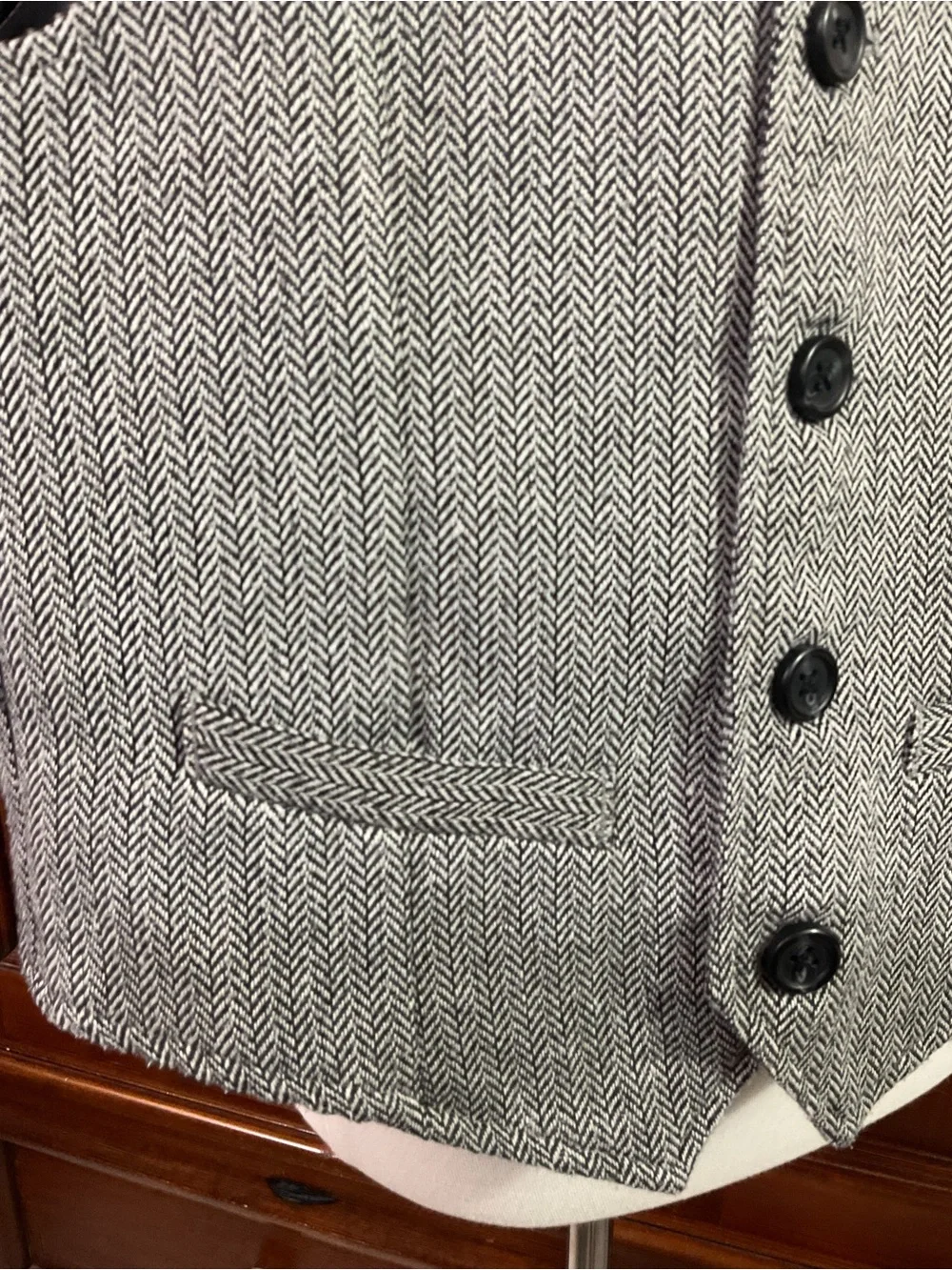 Children’s Place Boys Vest 4 Button Herringbone Pattern Black and Gray Sz 10 Lkn